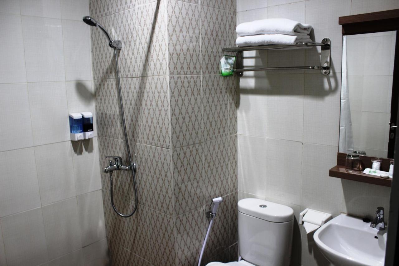 Idea'S Hotel Jalan Ibrahim Aji Bandung Kültér fotó