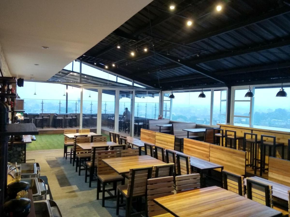 Idea'S Hotel Jalan Ibrahim Aji Bandung Kültér fotó